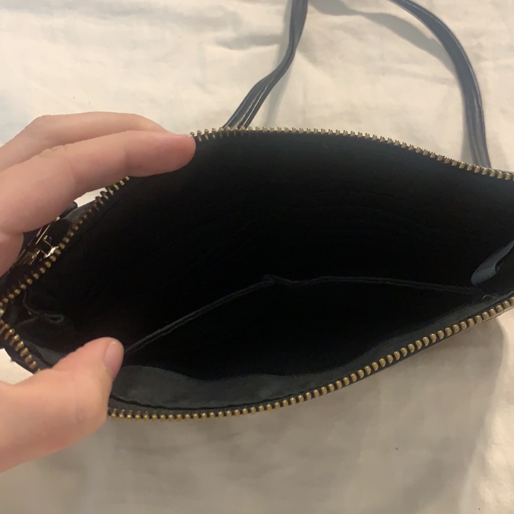 Liz Claiborne Cheetah Crossbody - Picture 3 of 3